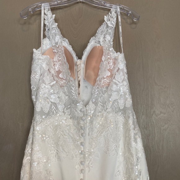 Wedding Dress - Stella York - Picture 7 of 10